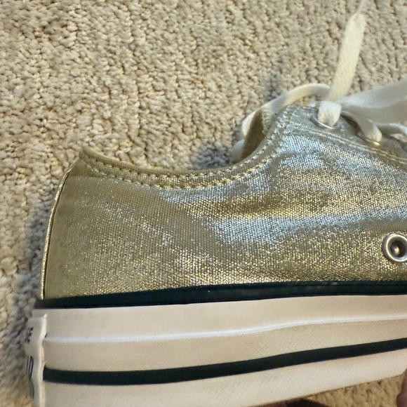 Converse Gold Metallic Low-Top Women’s Sneakers Size 11 Pre-Owned - Picture 10 of 15